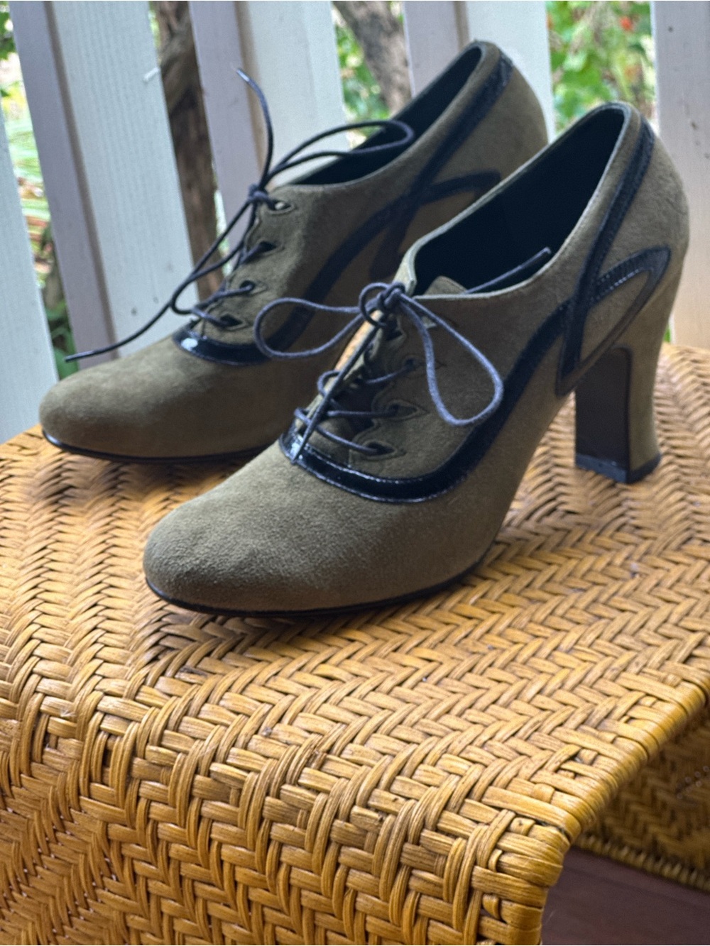 John Fluevog Miracles Lanciano Green Leather Oxford Pumps - Size 10.5